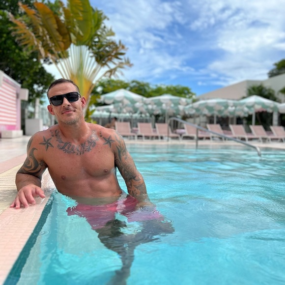 Hey, Im Marcus, Cleveland and Hawaii bread. I only have snap: Marcusj216 - Picture 10 of 17